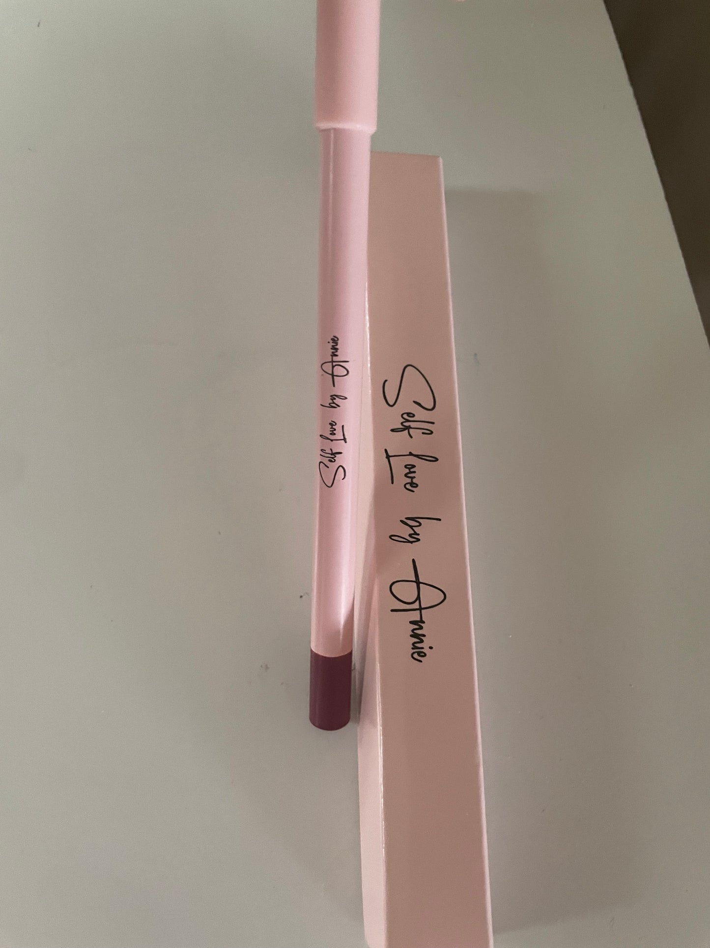 Annie’s shade 14 - Rose pink lip pencil