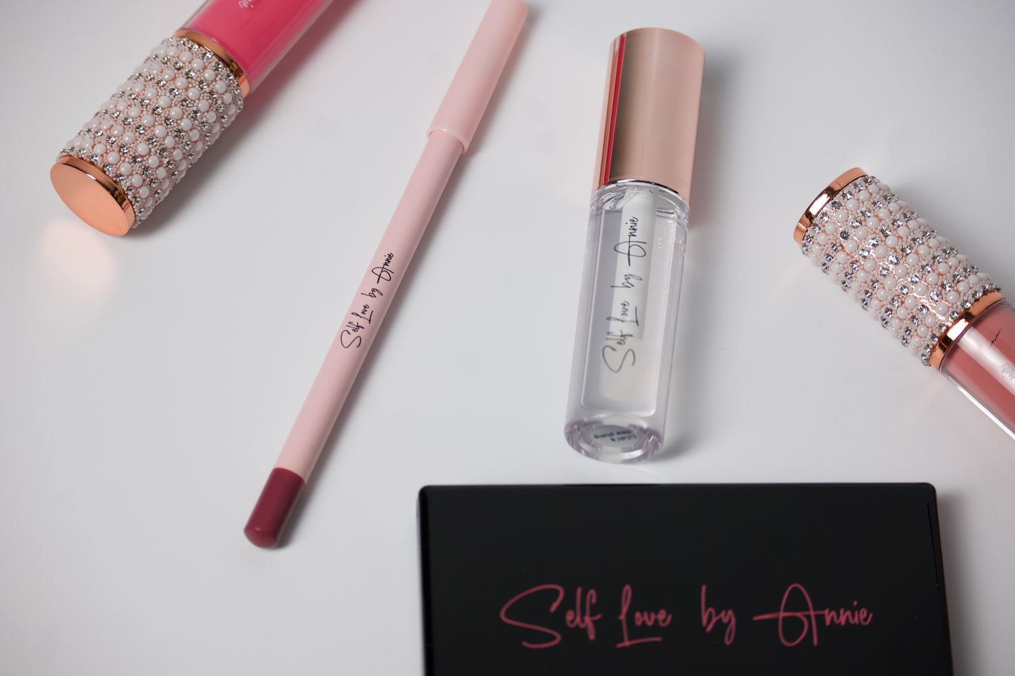 Annie’s shade 14 - Rose pink lip pencil