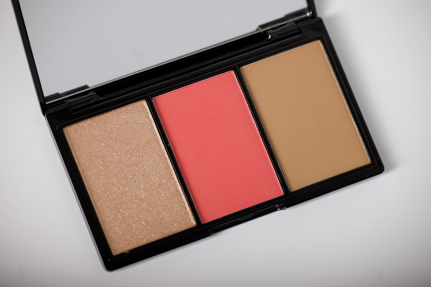 3 in 1 blush pallet- bronzer, blush and glow