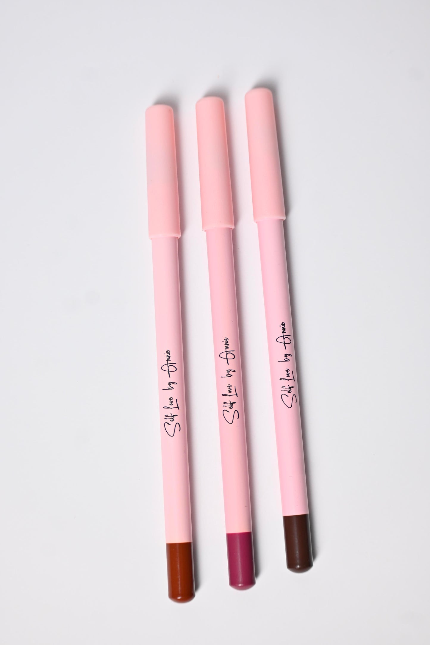 Annie’s shade 14 - Rose pink lip pencil