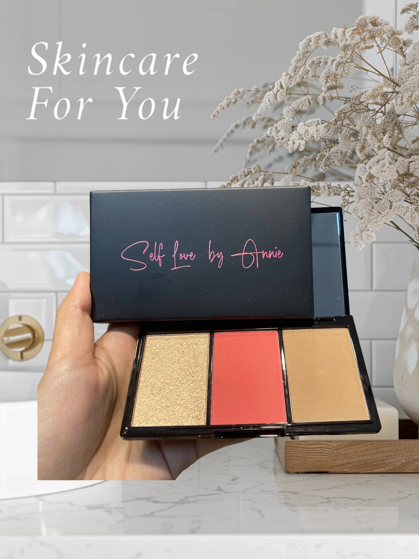 3 in 1 blush pallet- bronzer, blush and glow